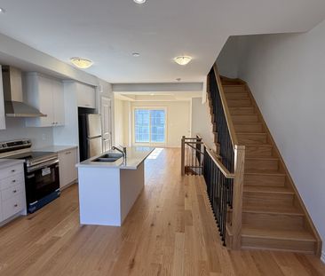 For Lease - 5882 Saigon Street, Mississauga, Ontario - Photo 6