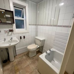 Room in a Shared House, Hyde Park Road, LS6 - Photo 3