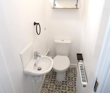 3 bedroom semi-detached house to rent - Photo 4