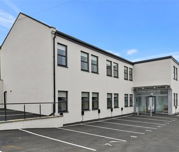 2 bedroom Flat To Let - Photo 3