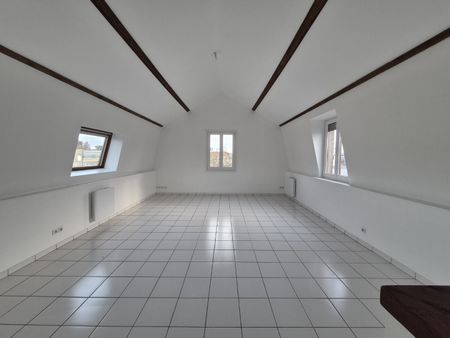 Location Appartement 1 pièce 47m² VALENCIENNES 59300 - Photo 5