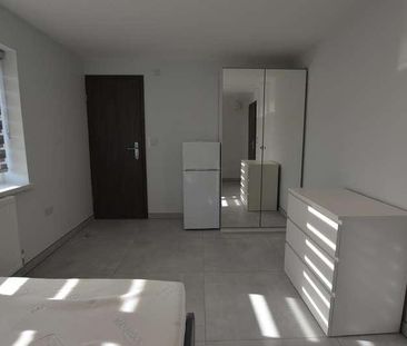 Chaplin Road, Wembley, HA0 - Photo 2