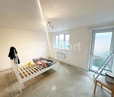 Malyon Court, E6, London - Photo 2