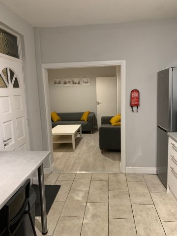 4 Bed Terraced House, Ossory Street, M14 - Photo 2