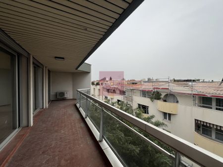 LOCATION APPARTEMENT MEUBLÉ 3 PIÉCES MONTPELLIER CENTRE CITÉ MION - Photo 2