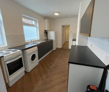 1 bedroom in a house share to rent - Photo 6