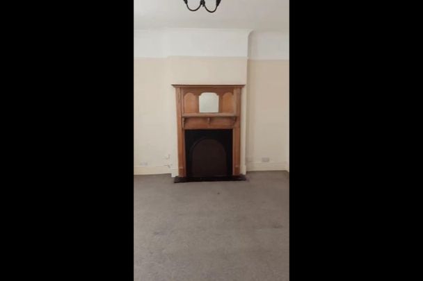 3 Bed Maisonette, Coventry Road, IG1 - Photo 1