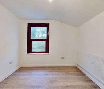 4 bedroom terraced house to rent - Photo 3