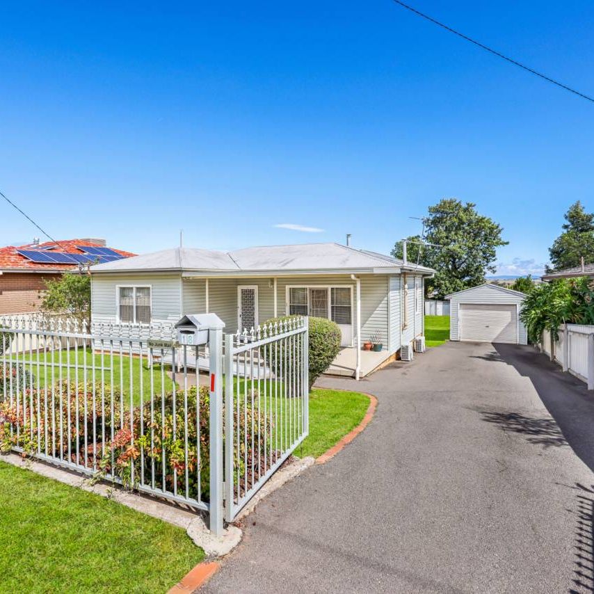 THREE BEDROOM SOUTH TAMWORTH - Photo 1