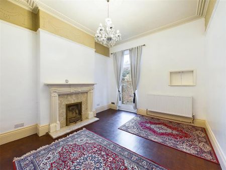 5 bedroom semi-detached house to rent - Photo 2