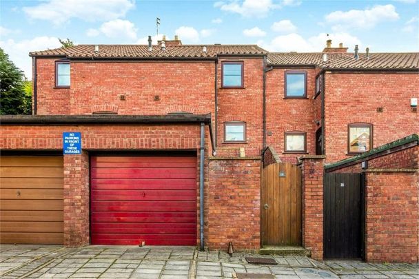 2 bedroom terraced house to rent - Photo 1