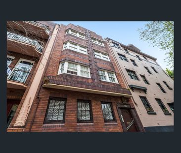 Top-Floor Art Deco home in leafy setting - Photo 6