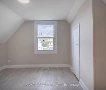 Detached Home For Lease | X9270141 - Photo 2