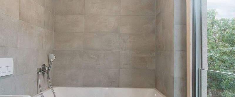 ERSTBEZUG! Schöne 3-Zi.-Whg. mit Einbauküche, großem Balkonen & Terrasse - Foto 1