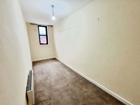 2 bedroom Flat To Let - Photo 3