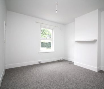 2 bedroom semi-detached house to rent - Photo 4