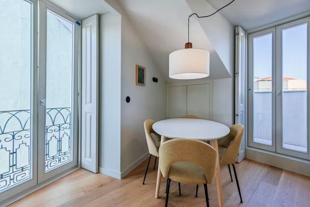 Rua Santa Isabel, Lisbon, Lisbon 1250 - Photo 1