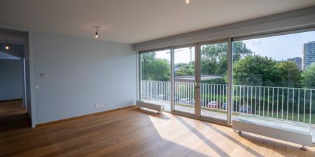 Appartement te huur in Oostende voor € 995 met 2 slaapkamers - Photo 2