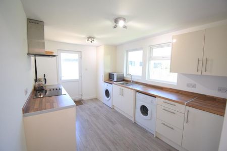 2 bedroom detached bungalow to rent - Photo 4