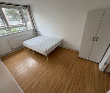 Room in a Shared House, Brabazon St, E14 - Photo 4
