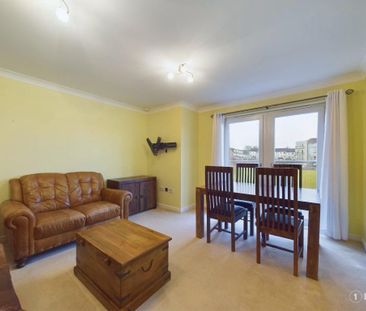 2 bedroom flat to rent - Photo 2