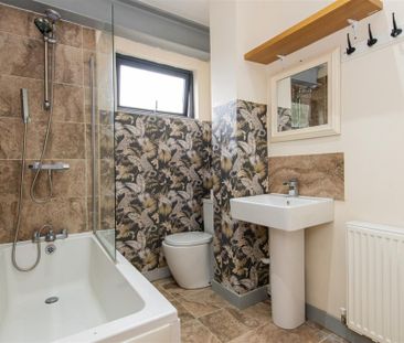 2 bed House - Mid Terrace To Let - Photo 6