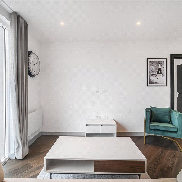 Eden Grove, Staines-upon-Thames, TW18 4ZU - Photo 1