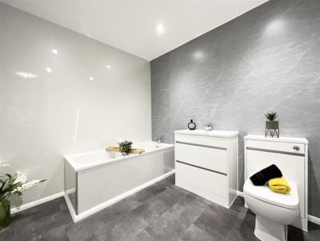 3 bedroom semi-detached bungalow to rent - Photo 4