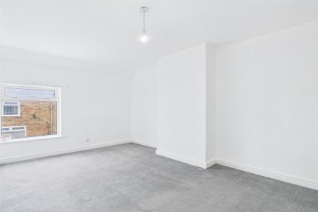 2 bedroom property to rent - Photo 2