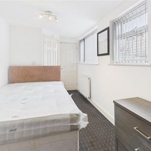 1 bedroom property to rent - Photo 2