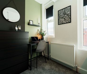 6 bedroom terraced house to rent - Photo 5