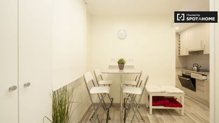 barcelona, Catalonia 08003 - Photo 2