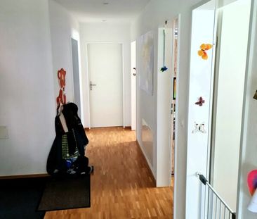 Exklusive 4.5-Zimmer-Wohnung mit hochwertiger Ausstattung, grosszüg... - Foto 2