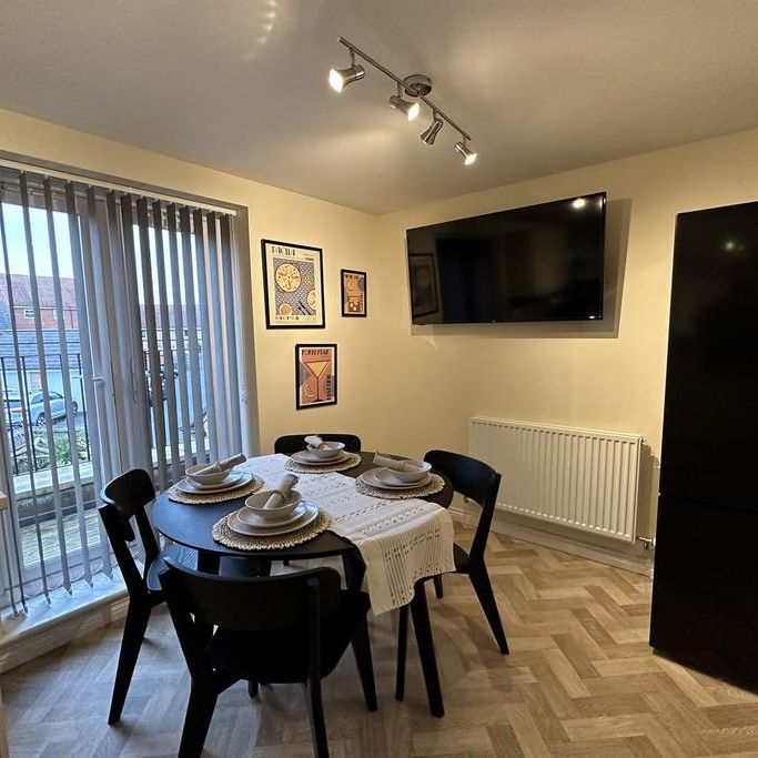1 bedroom in a house share to rent - Photo 1