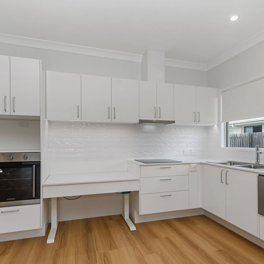 Brand New Modernised Family Home - Photo 1