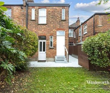 Market Place, London, N2 - Photo 3