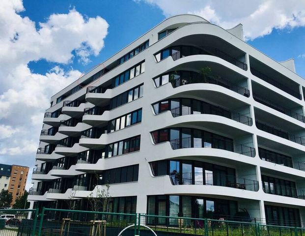 Luxuriöse 2-Zimmer Wohnung in direkter Spreelage in Friedrichshain, - Photo 1