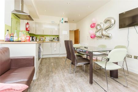 4 bedroom apartment to rent - Photo 5