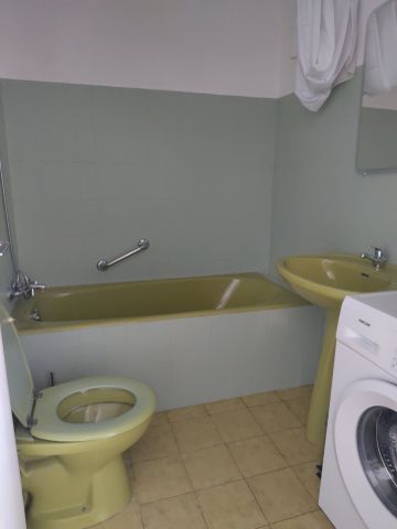 Location Appartement 1 pièce 30m² CARPENTRAS 84200 - Photo 5