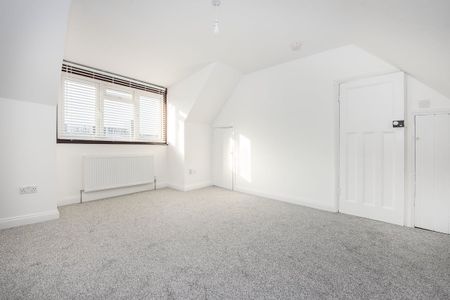 4 bedroom terraced house to rent - Photo 2