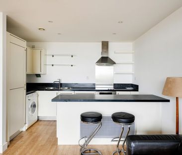 2 Bed Flat - Photo 5