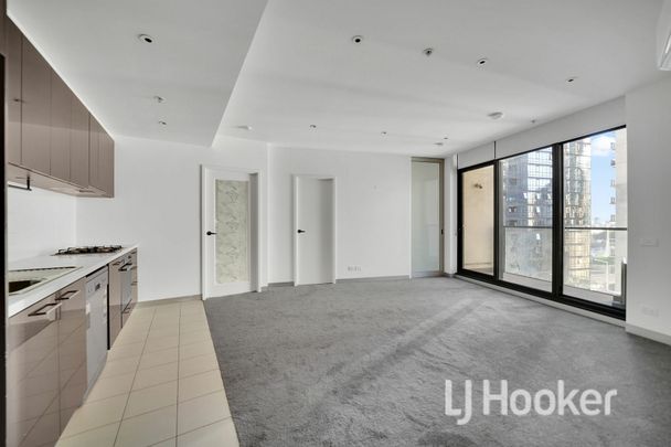 Modern & Spacious Living in the Heart of Southbank - Photo 1