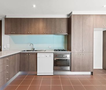 Executive Apartment Opposite Albert Park Lake - Photo 2