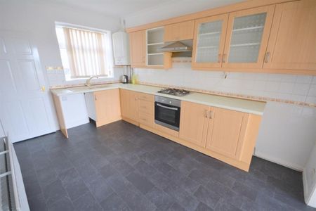 2 bedroom House To Let - Photo 4