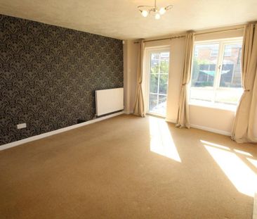 2 bedroom end of terrace house to rent - Photo 3
