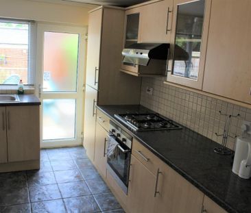 1 bedroom in a house share to rent - Photo 3