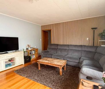 Central Taupō living with modern style - Photo 4