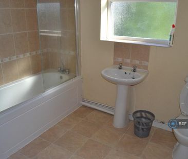 5 bedroom end of terrace house to rent - Photo 5