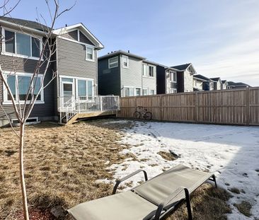 Spacious 4 Bedroom Family Home With Finished Basement And Bonus Room - Photo 3