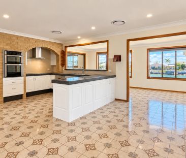 Spacious Canal Living with Ducted Air & Private Pontoon! - Photo 6